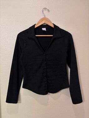 No Boundaries Women's Black Button Up Long Sleeve Blouse